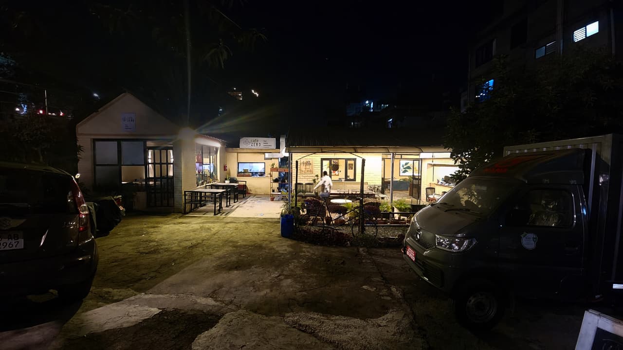 Food delivery connection with several networks